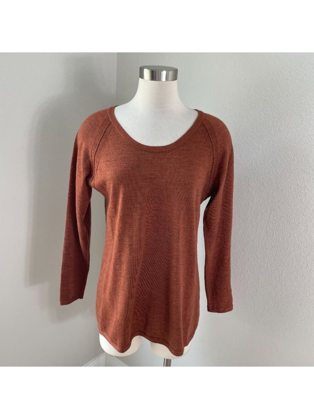 Eileen Fisher Womens Medium Rust Scoop Neck Long Sleeve 100% Merino Wool Sweater